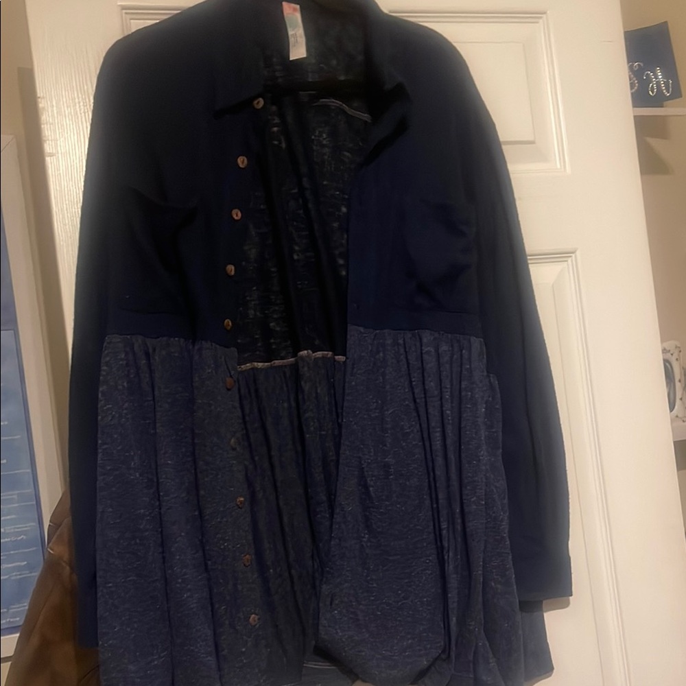 Fp beach 

Super lightweight and comfy button up. Perfect for layering!